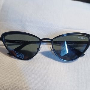 Vouge cat eye sunglasses